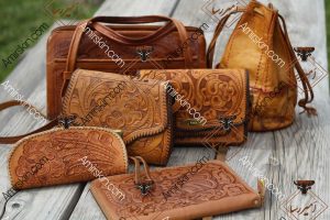 چندین مدل کیف چرم گل دار