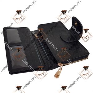 کیف پول چرم باز شده 