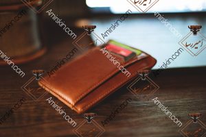 کیف پول چرمی از نمای بغل