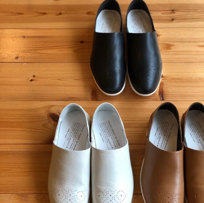 کفش چرم راحتی مشکی از نمای بالا